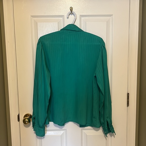 Green Laura and Jayne button down shirt - Picture 2 of 4
